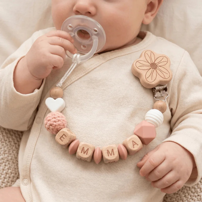 Prende-chucha Personalizado em Madeira e Silicone