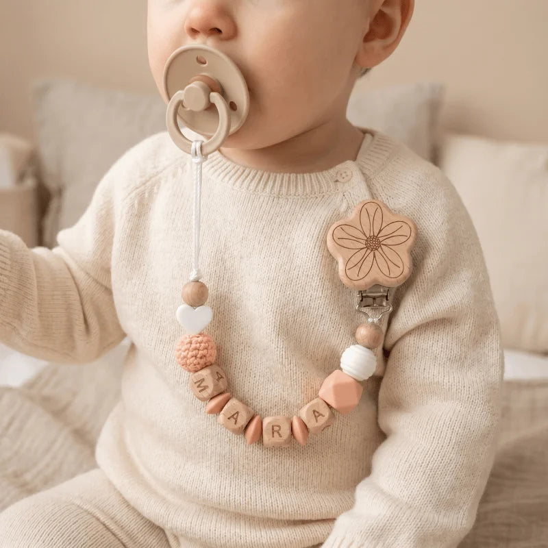 Prende-chucha Personalizado em Madeira e Silicone