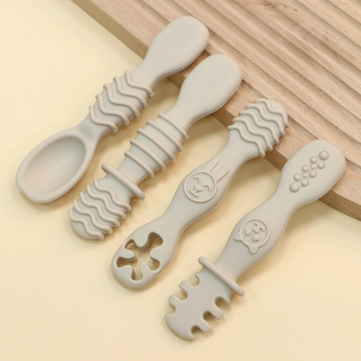 4-Piece Set - Silicone Baby Feeding Spoon, Stage 1 Self-Feeding Spoon, Suitable for Baby Weaning and Self-Feeding Training.