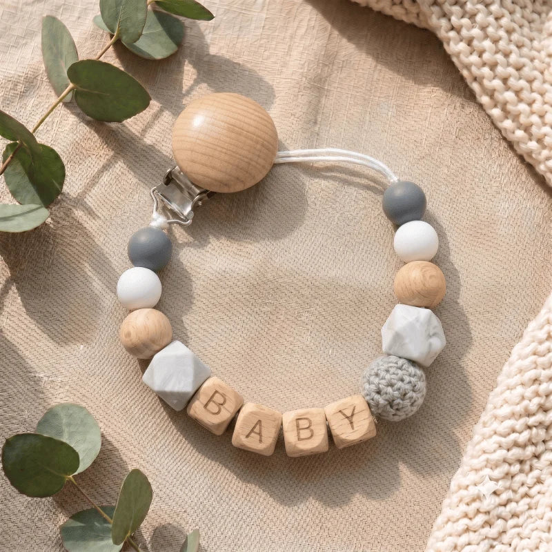 Prende-chucha Personalizado em Madeira e Silicone