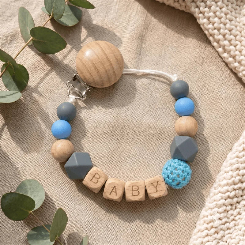 Prende-chucha Personalizado em Madeira e Silicone