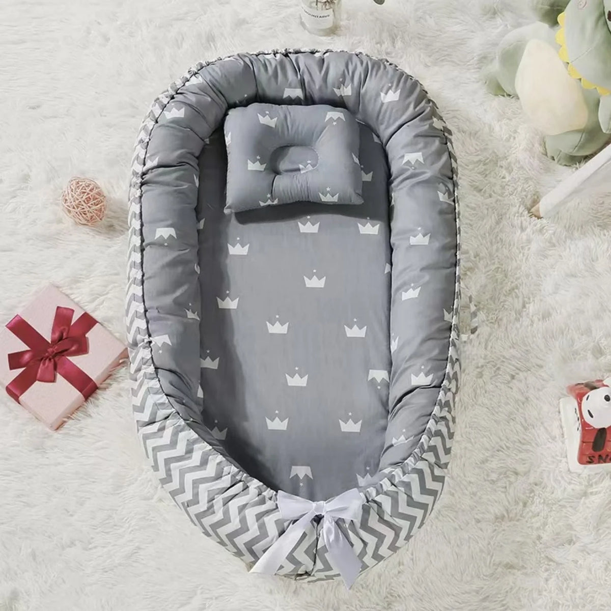 Newborn Anti-Pressure Baby Nest Bed, Neutral Animal Print Infant Co-Sleeper with Washable Cover, Foldable Travel Baby Bed